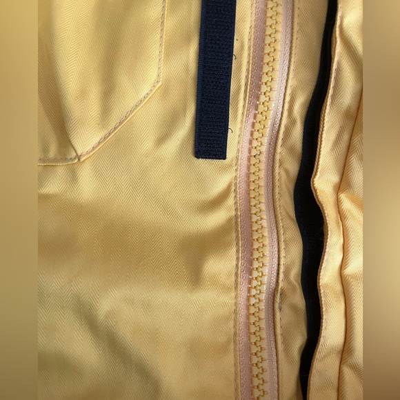 [M]Analog Freedom Ski Snowboard Jacket in Yellow and Gray - Picture 4 of 10